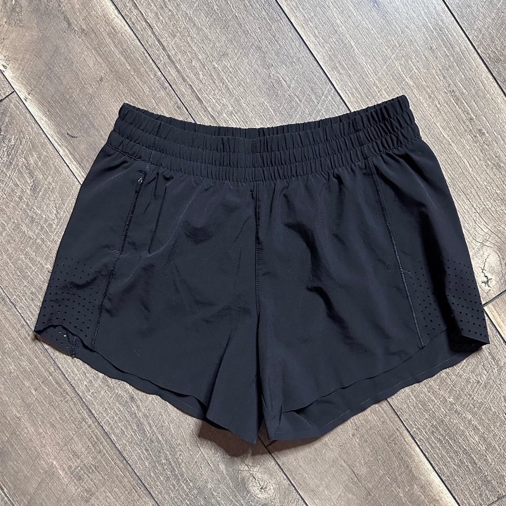 Athleta Hustle 4.5” Shorts